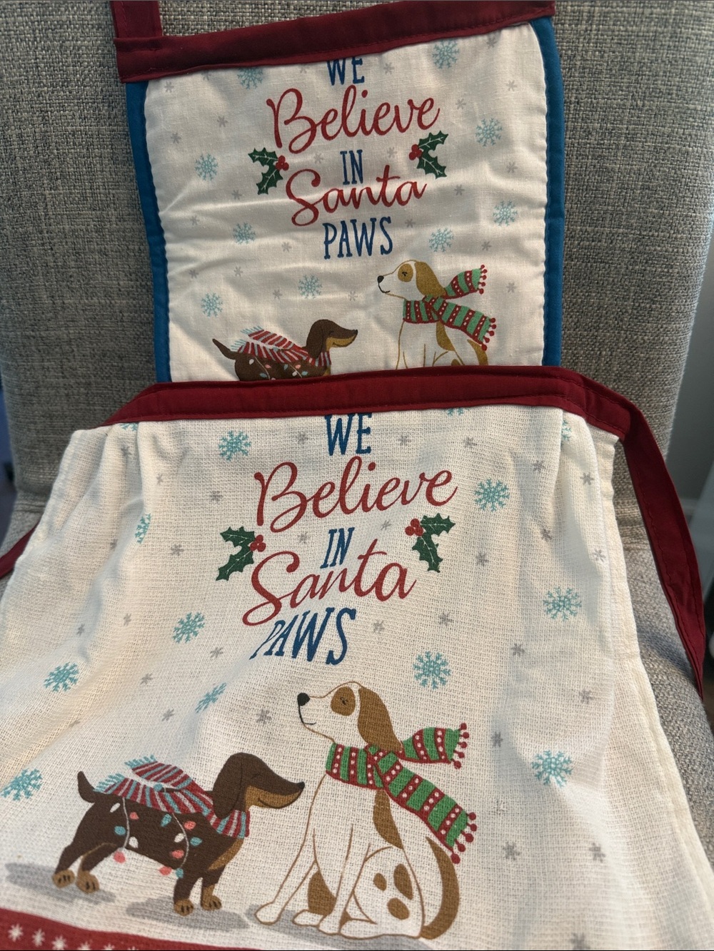 Kid’s Holiday Handmade Apron 'We Believe in Santa Paws' Dog